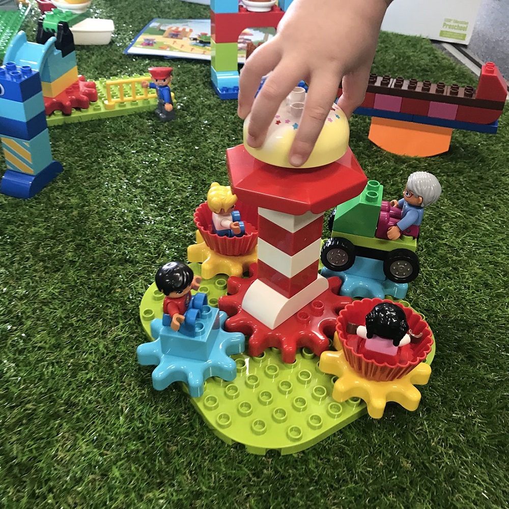 LEGO Steam Park fairground teacup ride