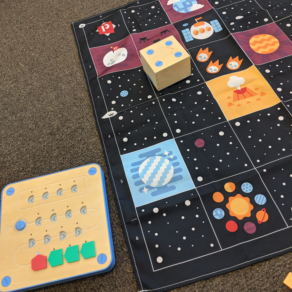 Cubetto space activity on mat