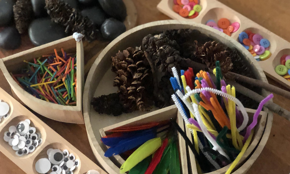 Loose parts activity on table BIV